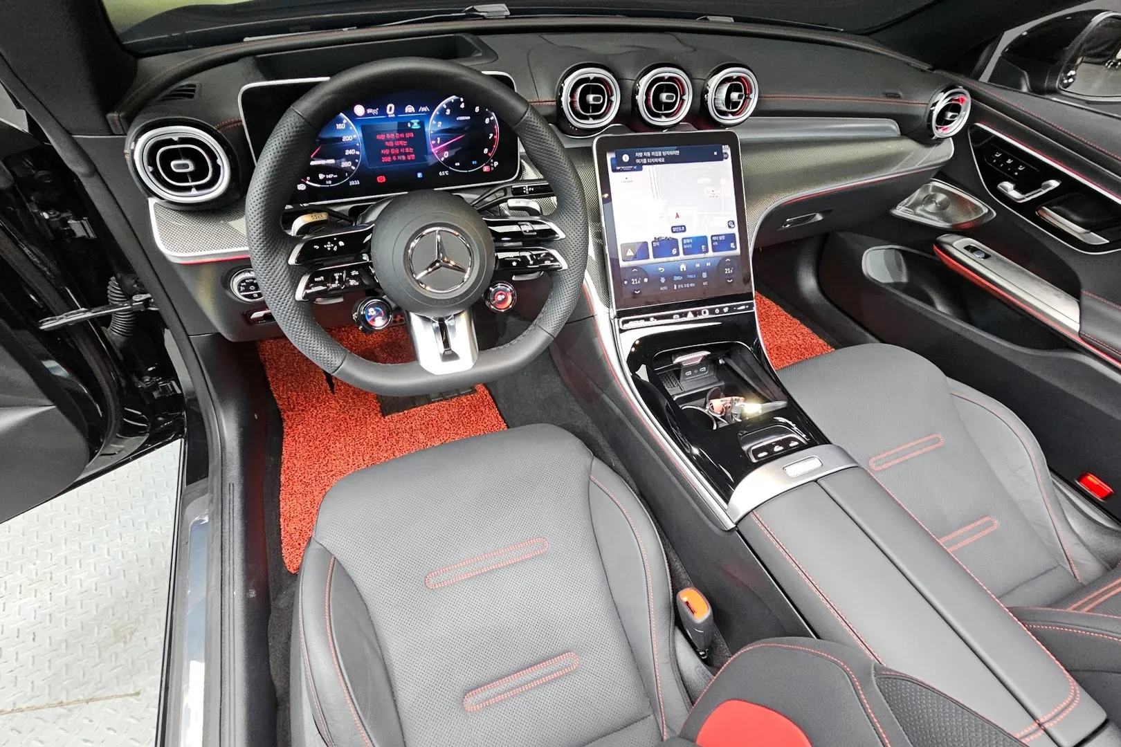 Mercedes-Benz AMG CLE53 4MATIC+ Cabriolet 2025 3.0 л 449 л.с Бензин в продаже: Чёрный, Автомат, Полный привод, страна-производитель — Германия, доставка по РФ