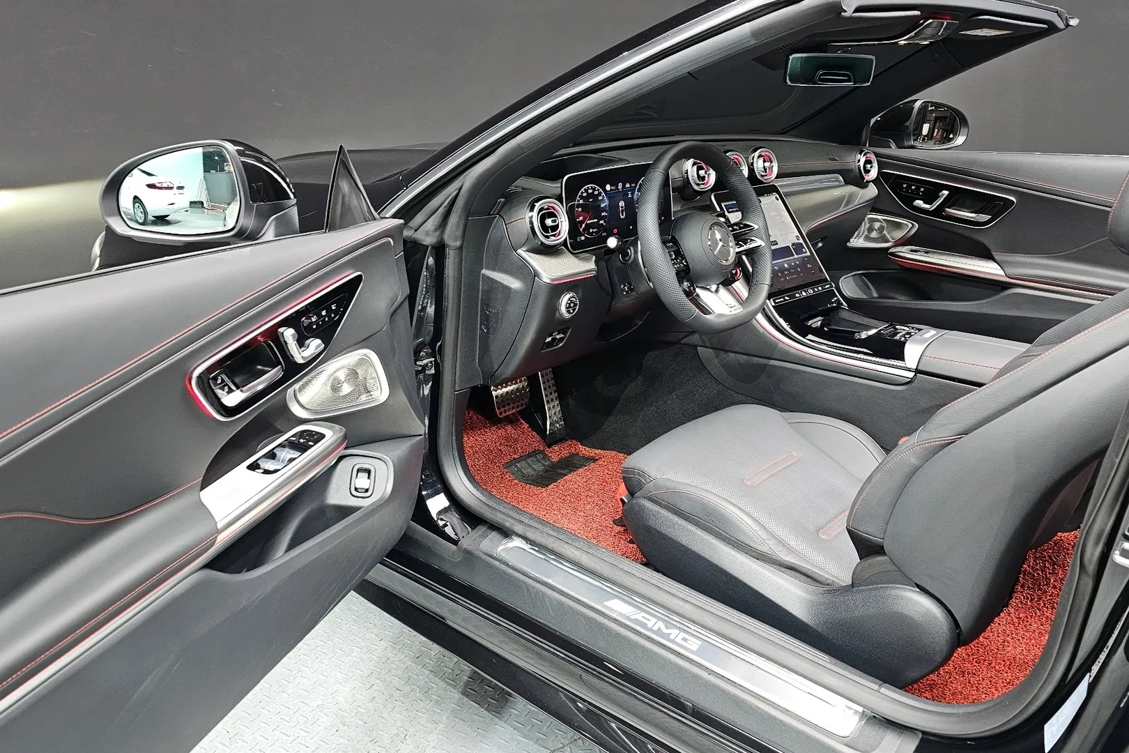 Выбор покупателей — Mercedes-Benz AMG CLE53 4MATIC+ Cabriolet 2025 3.0 л 449 л.с Бензин, пробег 8 916 км, Чёрный, привезён из Германия, доставка по РФ