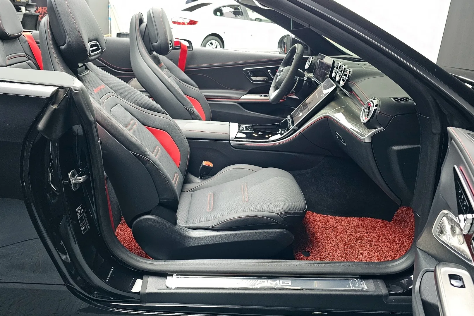 Mercedes-Benz AMG CLE53 4MATIC+ Cabriolet 2025 3.0 л 449 л.с Бензин, коробка Автомат, привод Полный привод, автомобиль из Германия, доставка по России