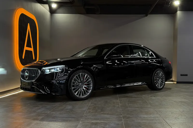 Заказать Mercedes-Benz AMG E 53 4MATIC+ 2025 3.0 л 585 л.с Гибрид с пробегом 50 км, Автомат, Полный привод, цвет Чёрный, поставка из Германия, доставка по РФ AMG E 53 4MATIC+ - фото 3