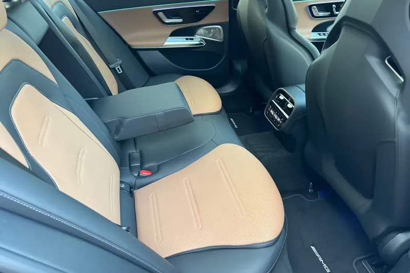Mercedes-Benz AMG E 53 Hybrid 4Matic+ Premium Plus 2026, чёрный, фото 31