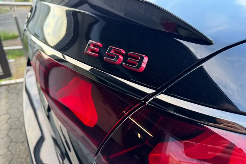 Mercedes-Benz AMG E 53 Hybrid 4Matic+ Premium Plus 2026, чёрный, фото 28