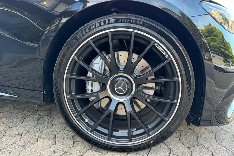 Mercedes-Benz AMG E 53 Hybrid 4Matic+ Premium Plus 2026, чёрный, фото 27