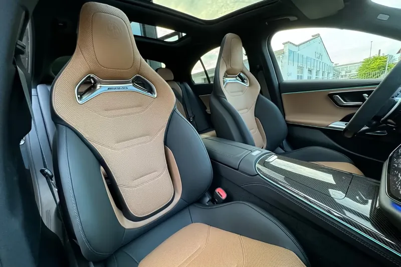 Mercedes-Benz AMG E 53 Hybrid 4Matic+ Premium Plus 2026, чёрный, фото 23
