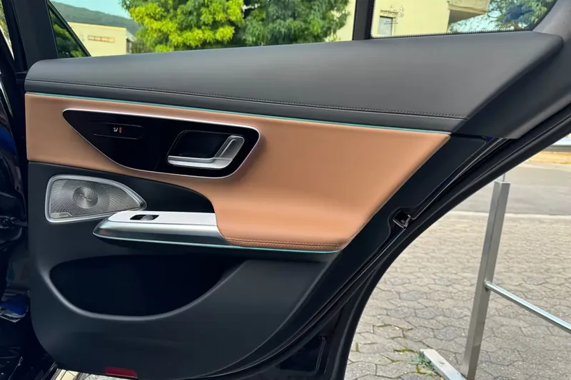 Mercedes-Benz AMG E 53 Hybrid 4Matic+ Premium Plus 2026, чёрный, фото 21