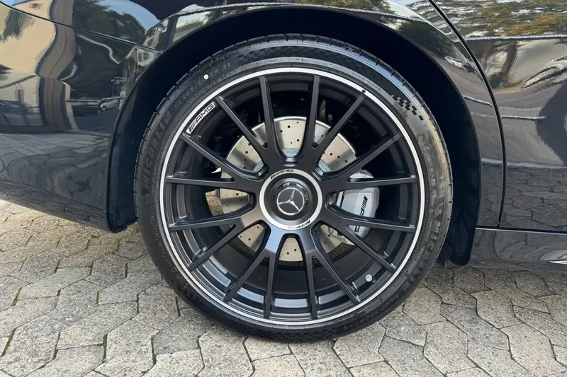 Mercedes-Benz AMG E 53 Hybrid 4Matic+ Premium Plus 2026, чёрный, фото 38