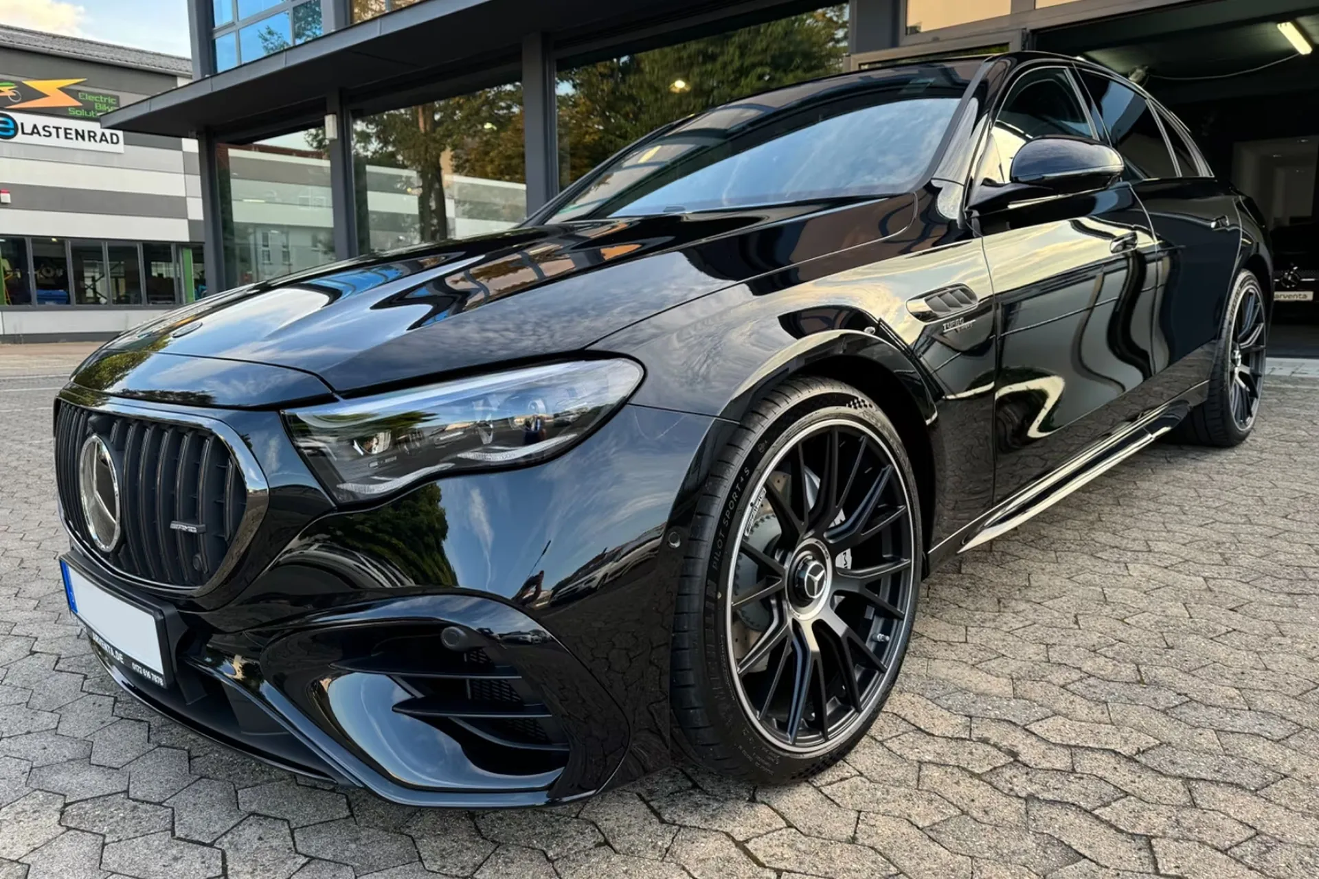 Mercedes-Benz AMG E 53 Hybrid 4Matic+ Premium Plus