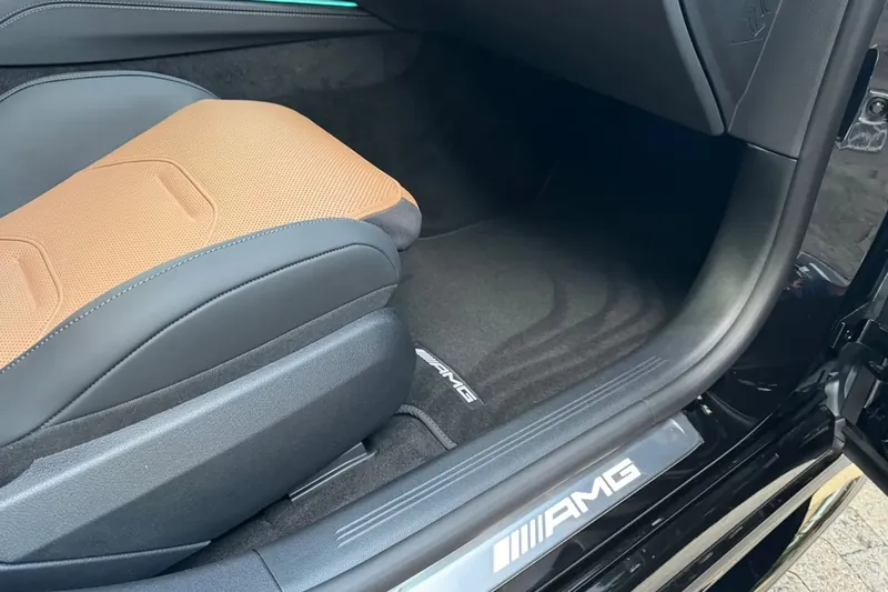 Mercedes-Benz AMG E 53 Hybrid 4Matic+ Premium Plus 2026, чёрный, фото 34