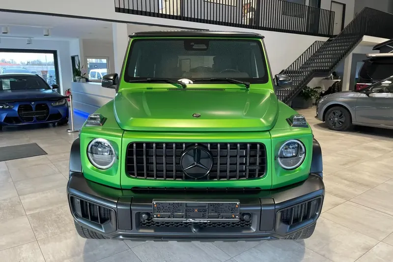Mercedes-Benz AMG G 63 2026 4.0 л 585 л.с Бензин, новый авто, Полный привод, Автомат, цвет Зелёный, страна-производитель — Германия AMG G 63 - фото 2