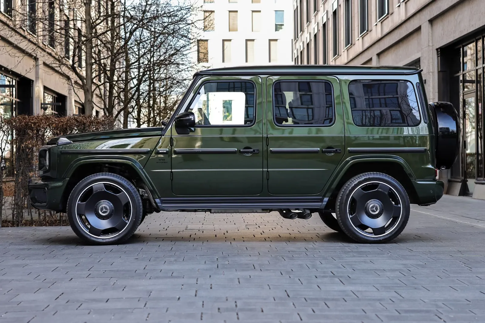 Mercedes-Benz AMG G63 2026 4.0 л 585 л.с Бензин, новый авто, Полный привод, Автомат, цвет Зелёный, страна-производитель — Германия AMG G63 - фото 2
