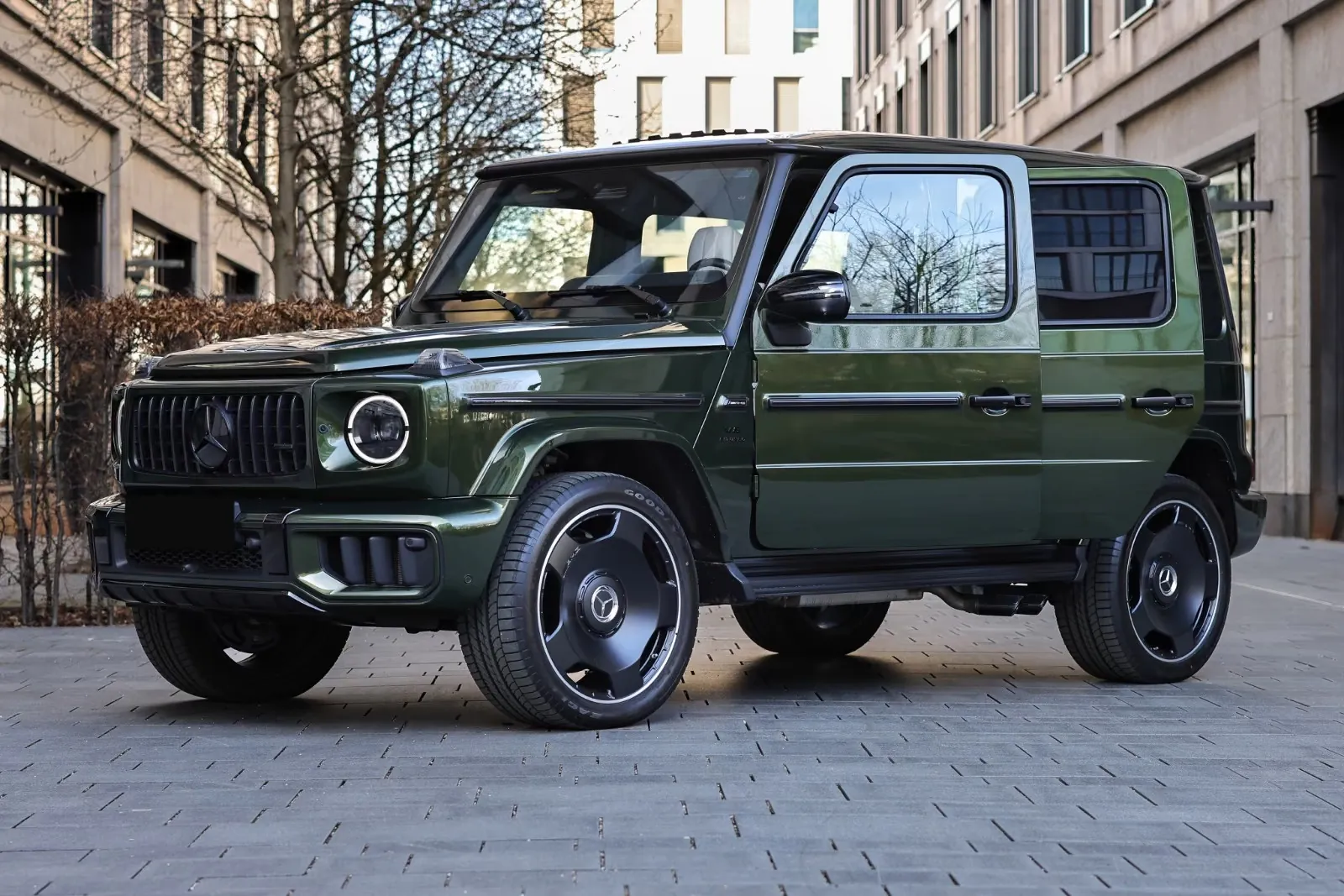 Купить Mercedes-Benz AMG G63 2026 4.0 л 585 л.с Бензин, Зелёный, Автомат, Полный привод — авто из Германия, с доставкой по всей России, фото 3