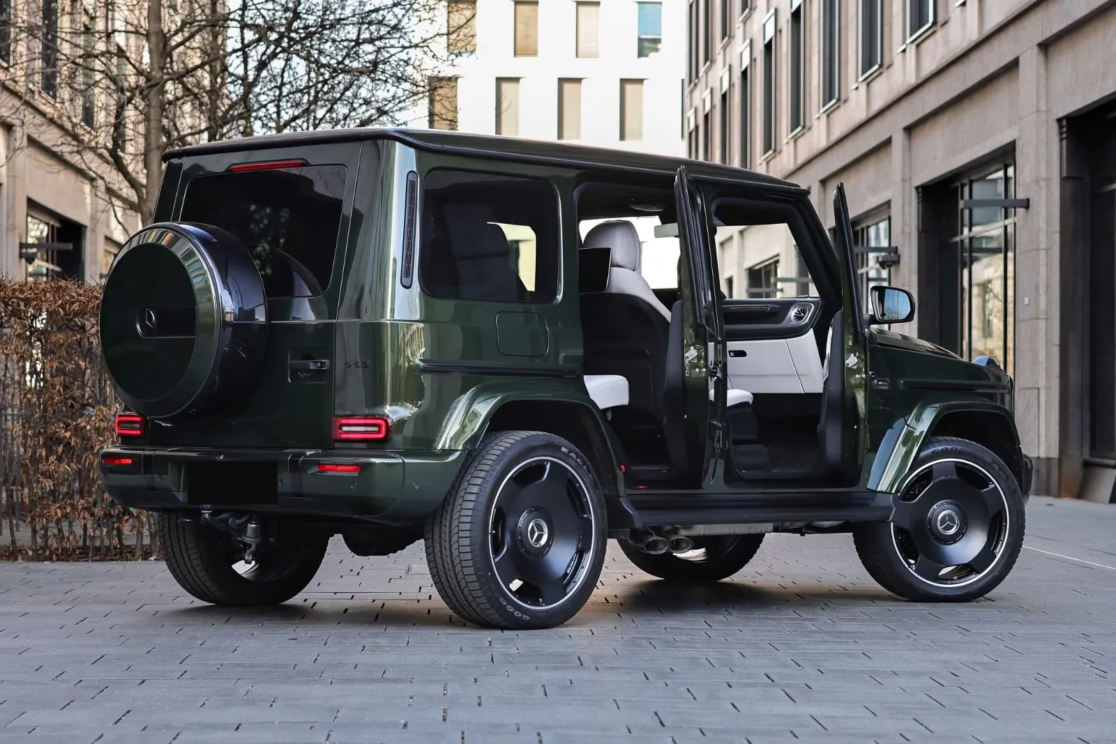 Заказать Mercedes-Benz AMG G63 2026 4.0 л 585 л.с Бензин, Зелёный, Полный привод, Автомат — поставка из Германия, доставка по России и СНГ, фото 10