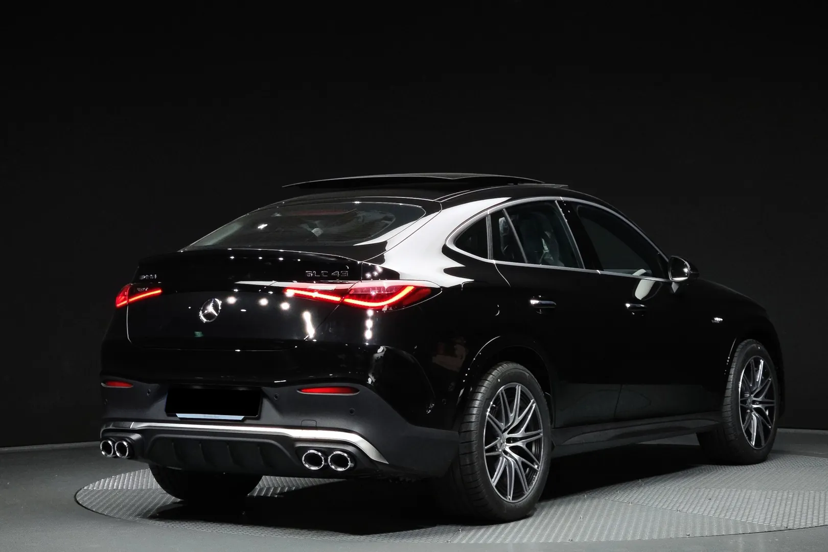 Заказать Mercedes-Benz AMG GLC43 4MATIC Coupe 2026 2.0 л 421 л.с Бензин с пробегом 17 км, Автомат, Полный привод, цвет Чёрный, поставка из Германия, доставка по РФ