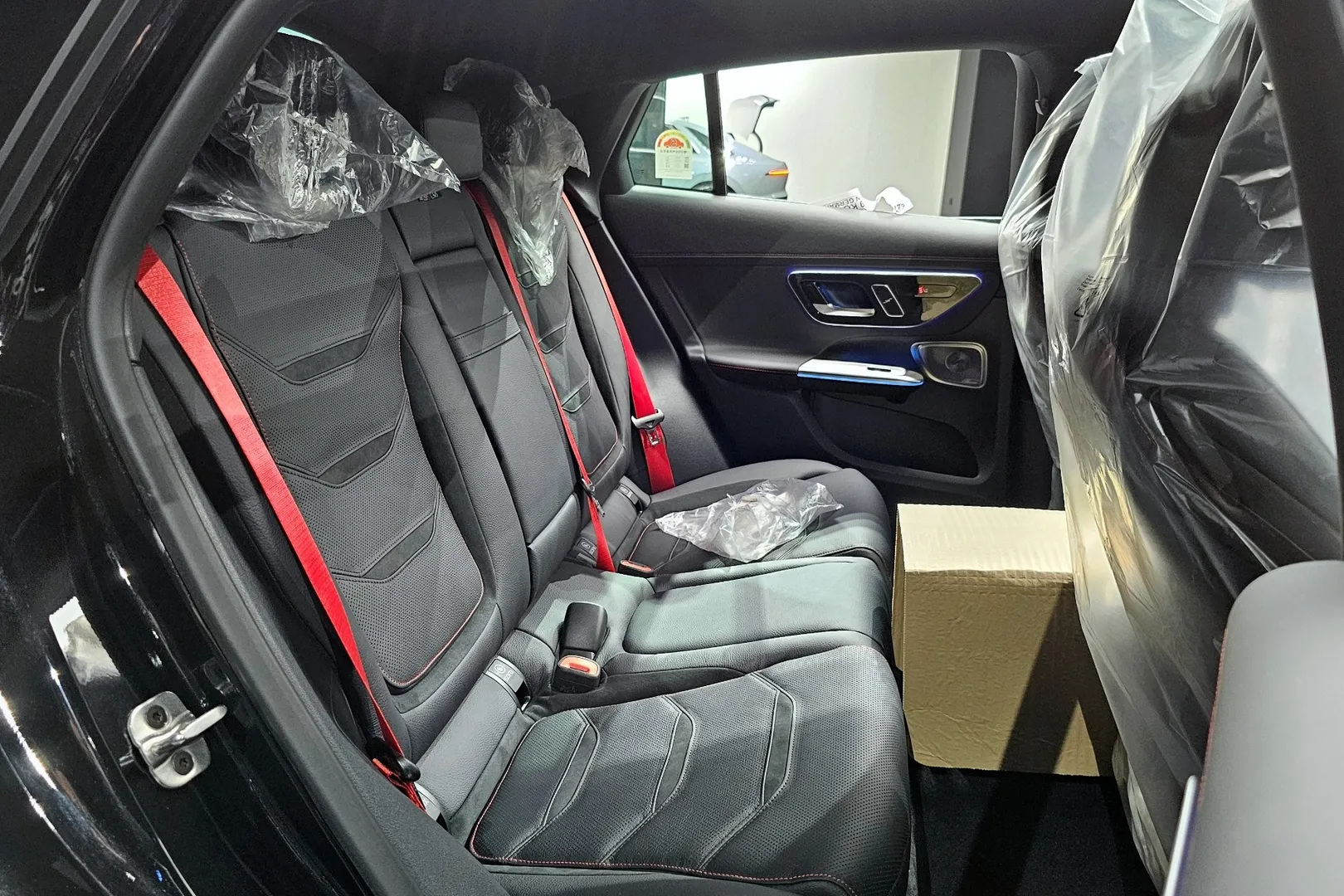 Надёжный Mercedes-Benz AMG GLC43 4MATIC Coupe 2026 2.0 л 421 л.с Бензин с двигателем 2,0 л, Чёрный, пробег 17 км, Автомат, поставка из Германия