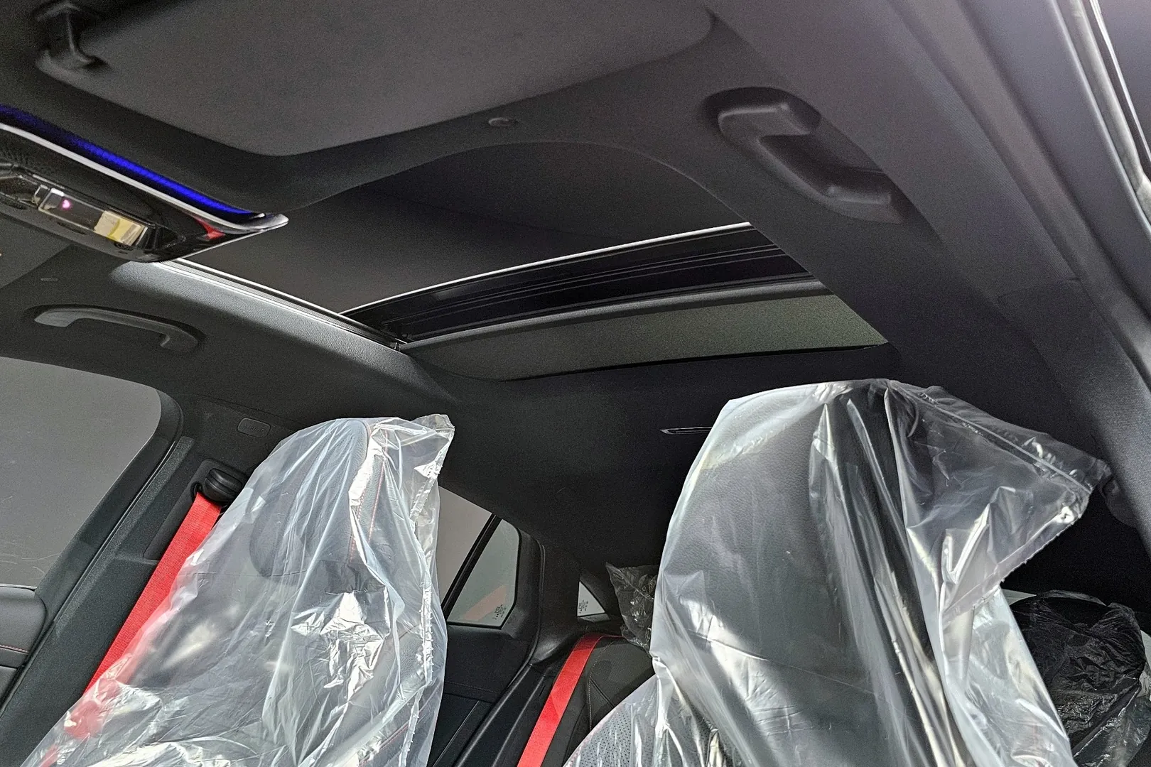 Автомобиль Mercedes-Benz AMG GLC43 4MATIC Coupe 2026 2.0 л 421 л.с Бензин, Чёрный, пробег 17 км, производство — Германия, доставка по РФ