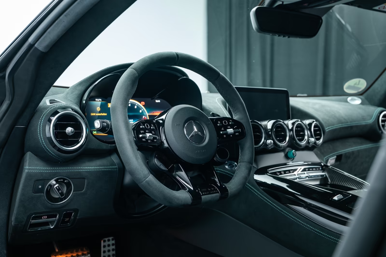 Новый Mercedes-Benz AMG GT Black Series Project One Edition (1 of 275) 2021 4.0 л 730 л.с Бензин в кузове Чёрный, коробка — Автомат, привод — Задний привод, страна производства — Германия