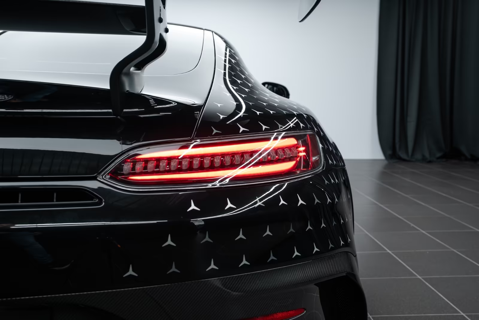 Mercedes-Benz AMG GT Black Series Project One Edition (1 of 275) 2021 4.0 л 730 л.с Бензин в продаже: Чёрный, Автомат, Задний привод, страна-производитель — Германия, доставка по РФ