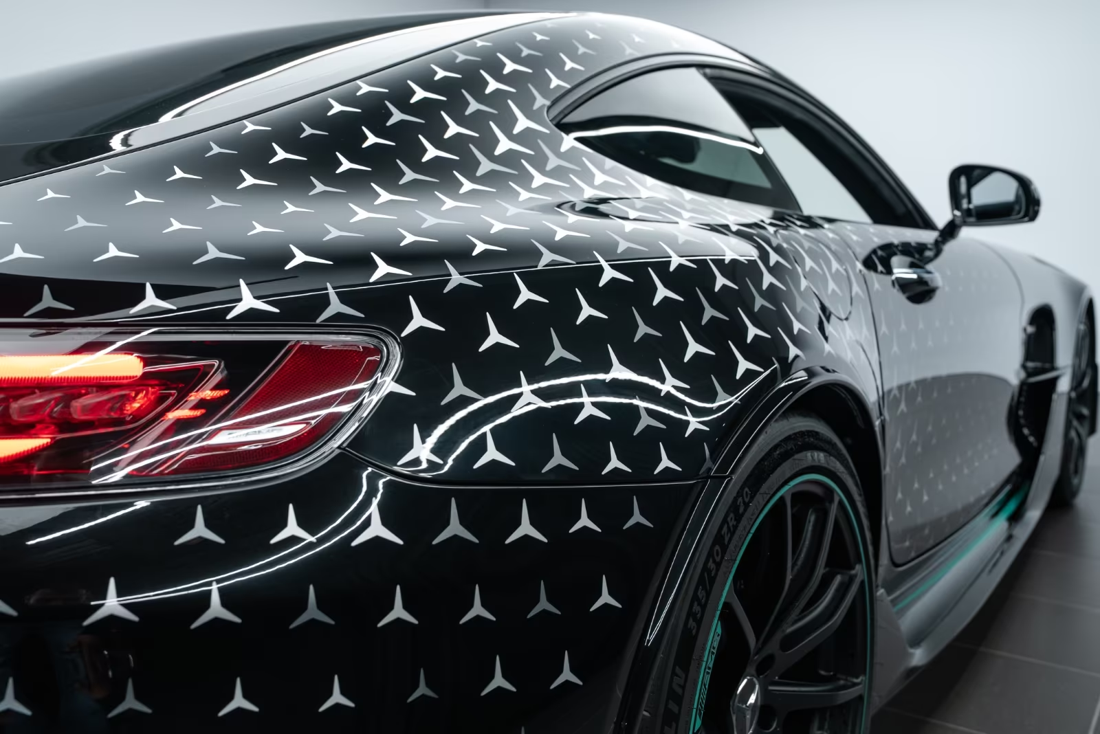Новый Mercedes-Benz AMG GT Black Series Project One Edition (1 of 275) 2021 4.0 л 730 л.с Бензин: Задний привод, Чёрный, коробка — Автомат, привезён из Германия, доставка по регионам
