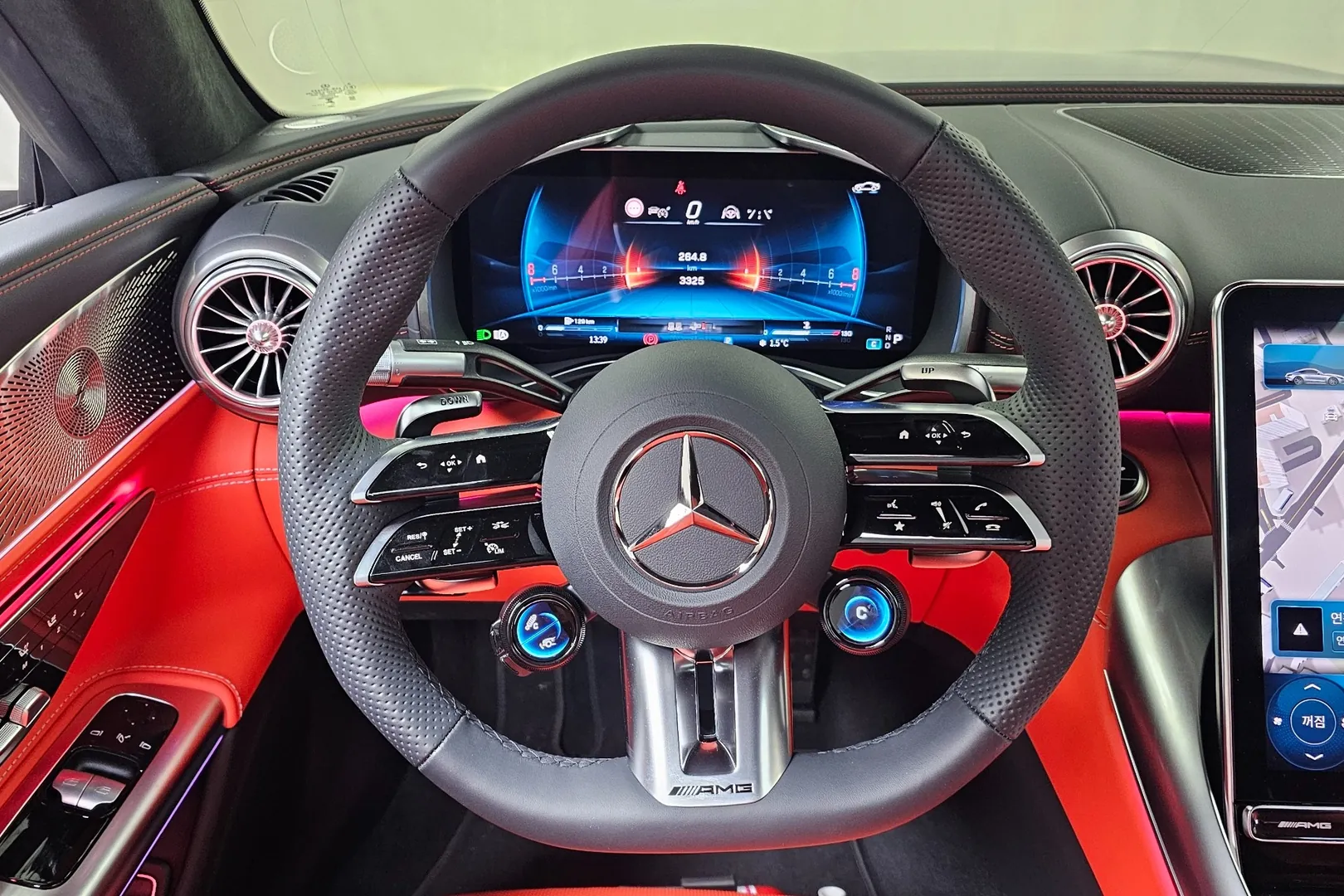 Новый Mercedes-Benz AMG GT55 4MATIC+ 2025 4.0 л 476 л.с Бензин: Полный привод, Чёрный, коробка — Автомат, привезён из Германия, доставка по регионам