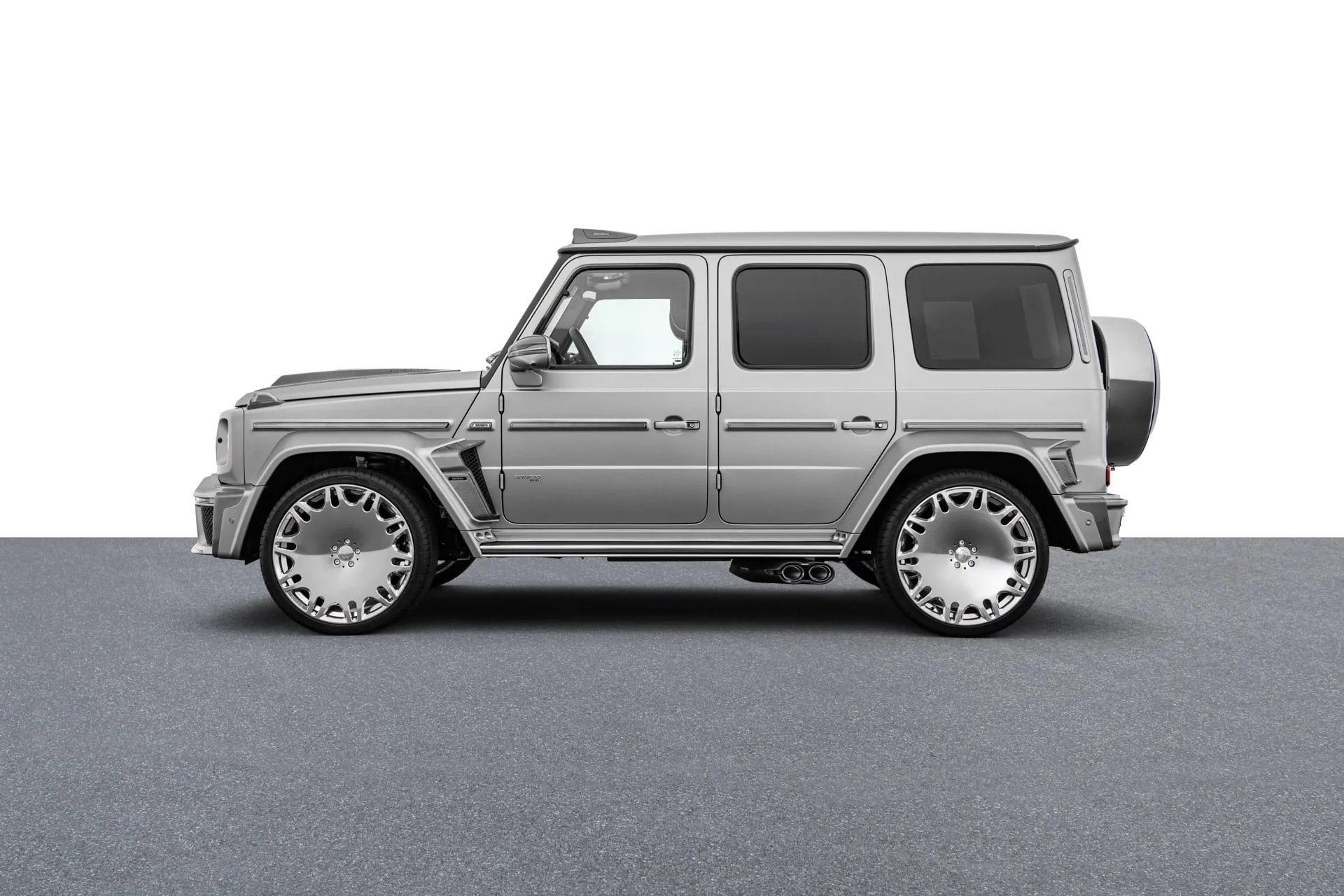 Заказать Mercedes-Benz Brabus 800 G 63 AMG 2026 4.0 л 800 л.с Бензин с пробегом 1 000 км, Автомат, Полный привод, цвет Серый, поставка из Германия, доставка по РФ Brabus 800 G 63 AMG - фото 3