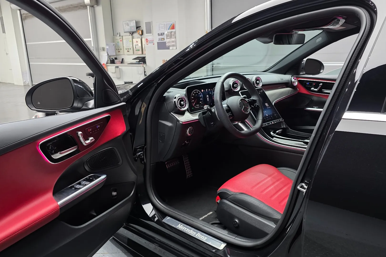 Mercedes-Benz C-Class C200 AMG Line 2026 1.5 л 204 л.с Бензин в продаже: Чёрный, Автомат, Задний привод, страна-производитель — Корея, доставка по РФ, фото 4