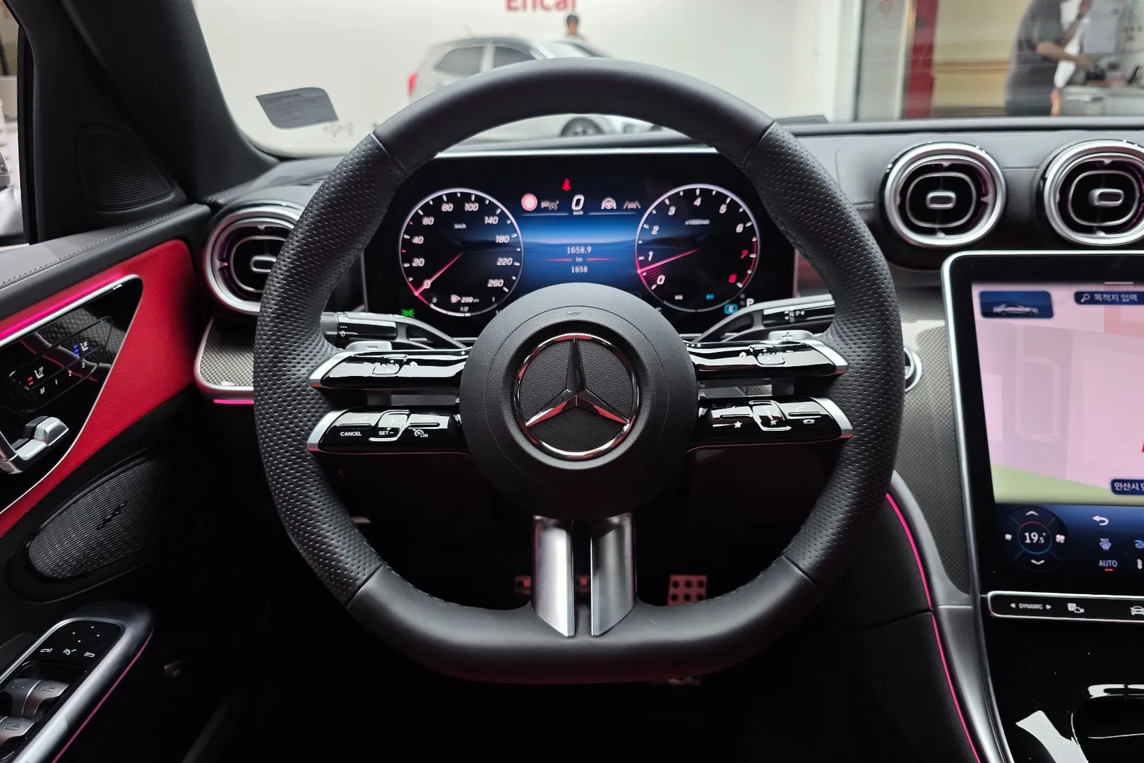 Mercedes-Benz C-Class C200 AMG Line 2026 1.5 л 204 л.с Бензин, коробка Автомат, привод Задний привод, автомобиль из Корея, доставка по России, фото 7