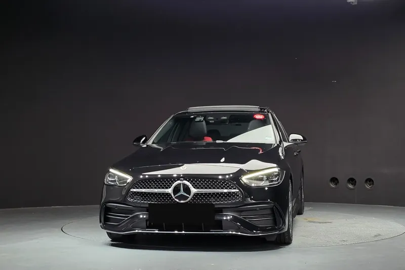Mercedes-Benz C-Class C200 AMG Line 2026 1.5 л 204 л.с Бензин, новый авто, Задний привод, Автомат, цвет Чёрный, страна-производитель — Корея C-Class C200 AMG Line - фото 2