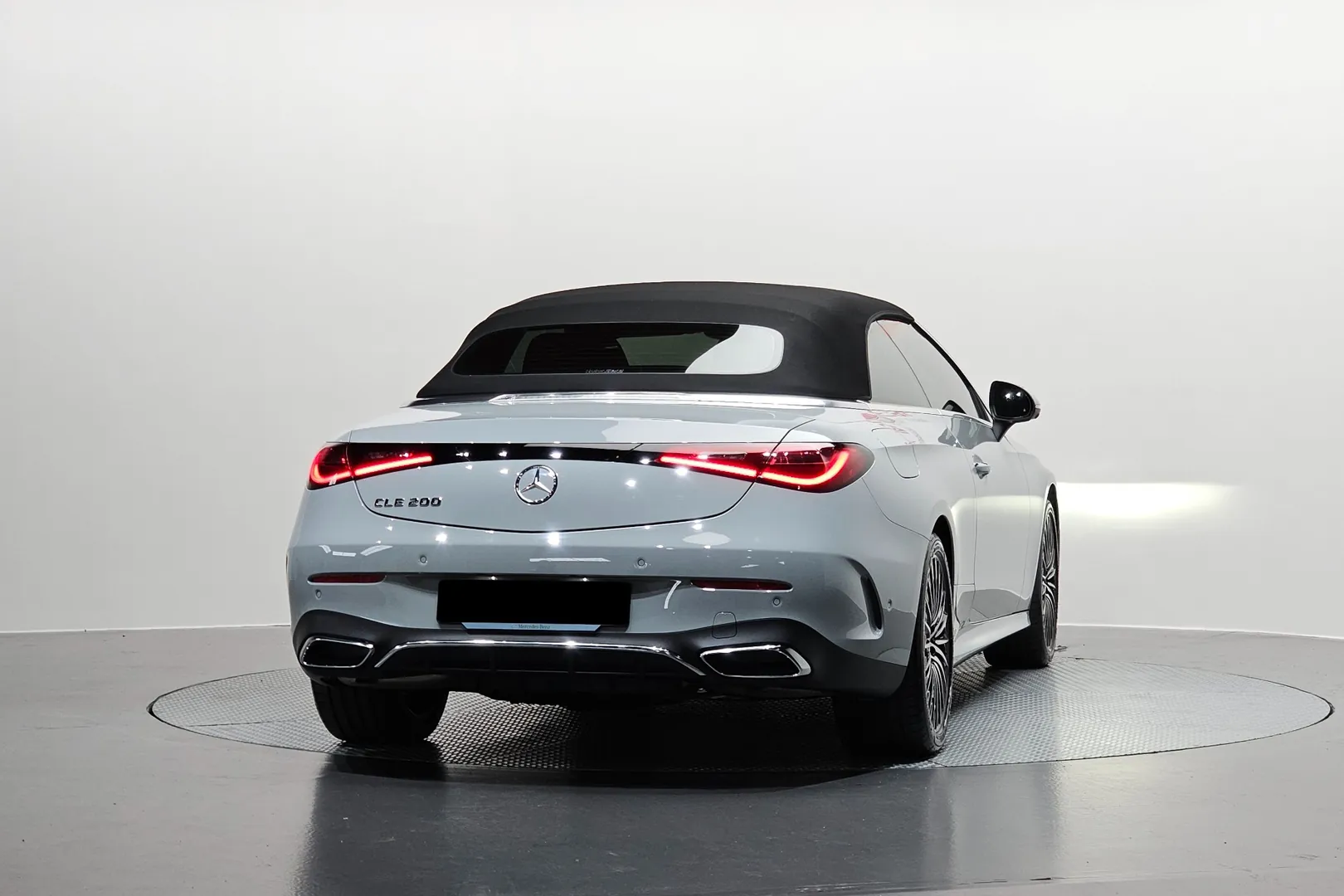 Заказать Mercedes-Benz CLE200 Cabriolet 2025 2.0 л 204 л.с Бензин с пробегом 3 436 км, Автомат, Задний привод, цвет Серый, поставка из Германия, доставка по РФ