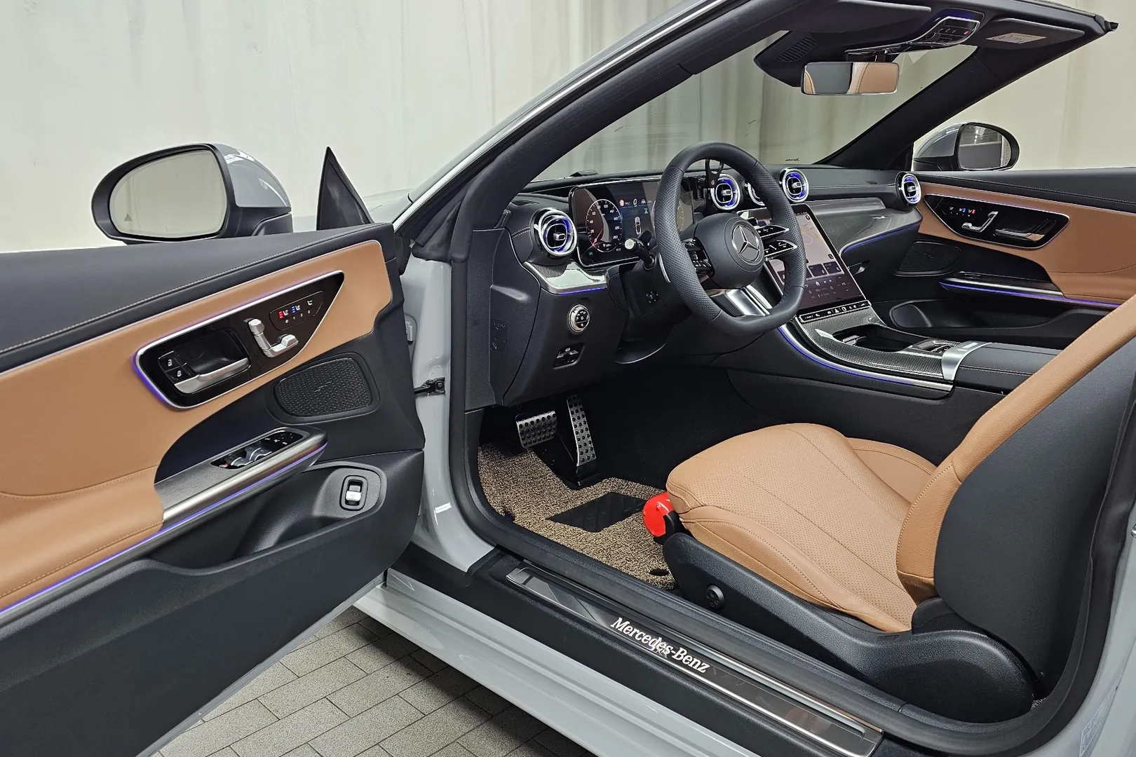 Выбор покупателей — Mercedes-Benz CLE200 Cabriolet 2025 2.0 л 204 л.с Бензин, пробег 3 436 км, Серый, привезён из Германия, доставка по РФ