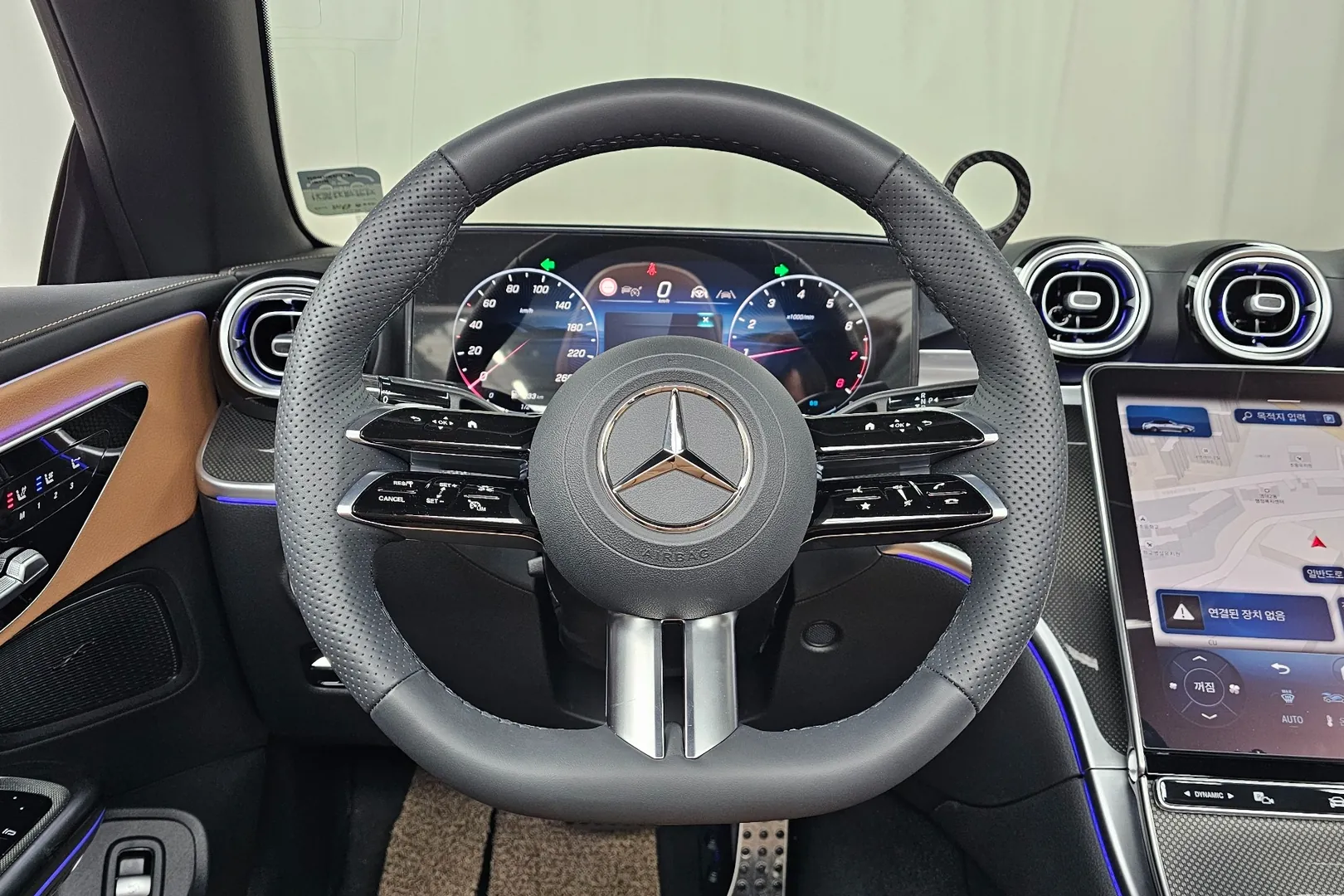 Новый Mercedes-Benz CLE200 Cabriolet 2025 2.0 л 204 л.с Бензин: Задний привод, Серый, коробка — Автомат, привезён из Германия, доставка по регионам