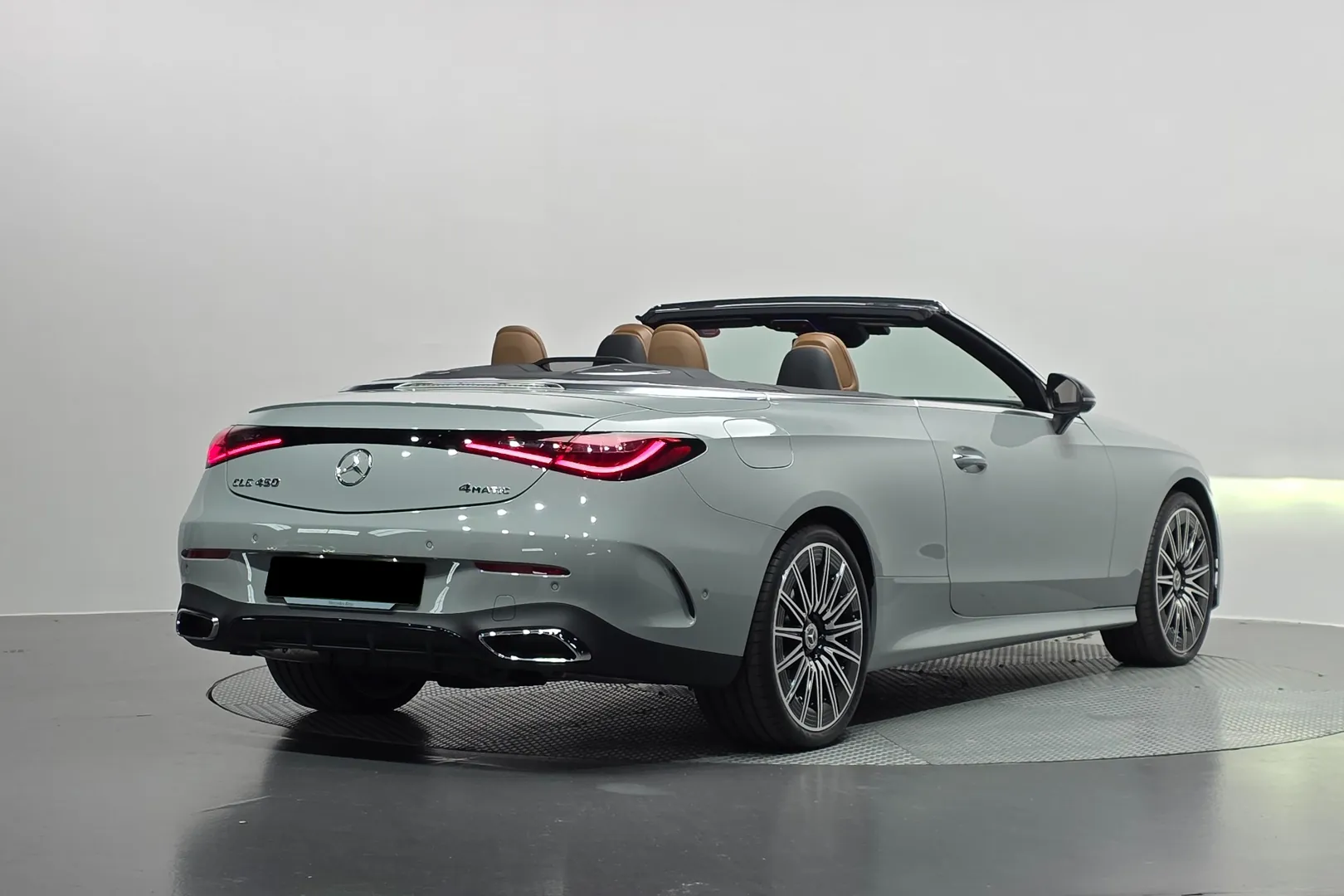Заказать Mercedes-Benz CLE450 4MATIC Cabriolet 2025 3.0 л 381 л.с Бензин с пробегом 179 км, Автомат, Полный привод, цвет Серый, поставка из Германия, доставка по РФ