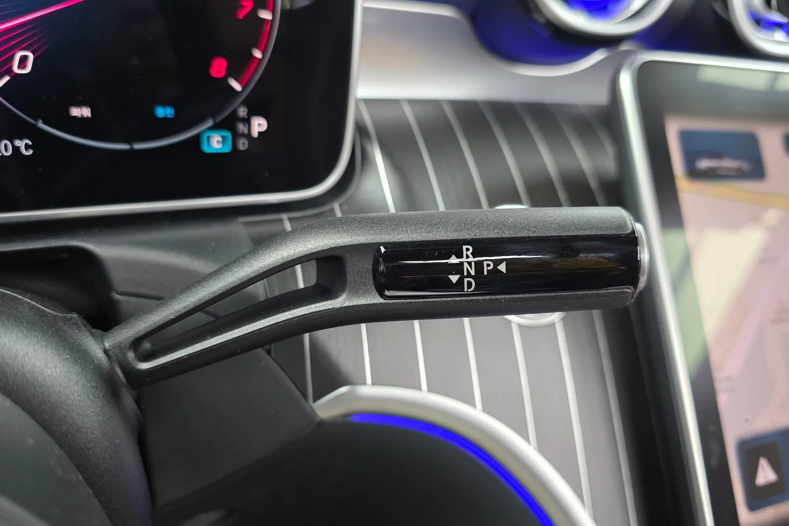 Оформить заказ на Mercedes-Benz CLE450 4MATIC Cabriolet 2025 3.0 л 381 л.с Бензин, коробка: Автомат, привод: Полный привод, доставка по России, салон в Москве