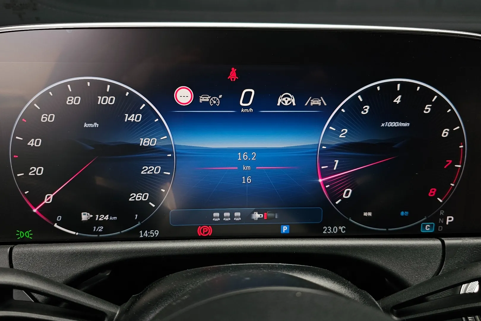 Купить Mercedes-Benz E-Class E200 AMG Line 2026 2.0 л 204 л.с Бензин с минимальным пробегом 16 км, Белый, доставим из Корея в любой город РФ, фото 13