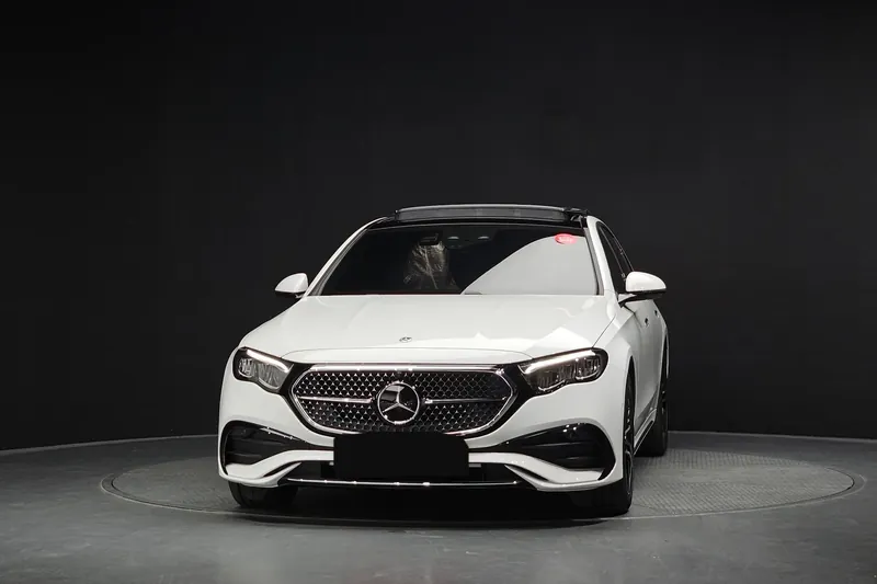 Mercedes-Benz E-Class E200 AMG Line 2026 2.0 л 204 л.с Бензин, новый авто, Задний привод, Автомат, цвет Белый, страна-производитель — Корея E-Class E200 AMG Line - фото 2