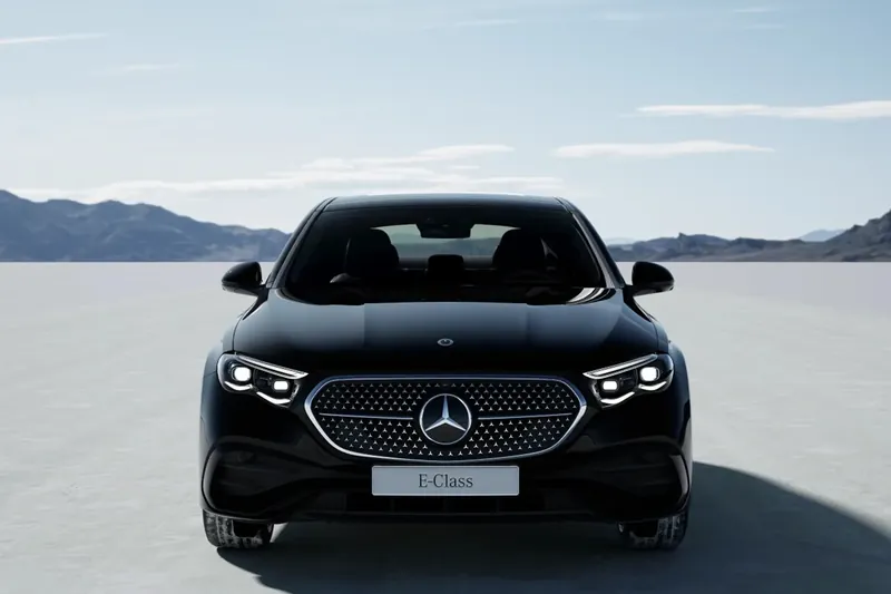 Mercedes-Benz E-Class E 450d 4MATIC Limousine 2026 3.0 л 367 л.с Дизель, новый авто, Полный привод, Автомат, цвет Чёрный, страна-производитель — Германия E-Class E 450d 4MATIC Limousine - фото 2