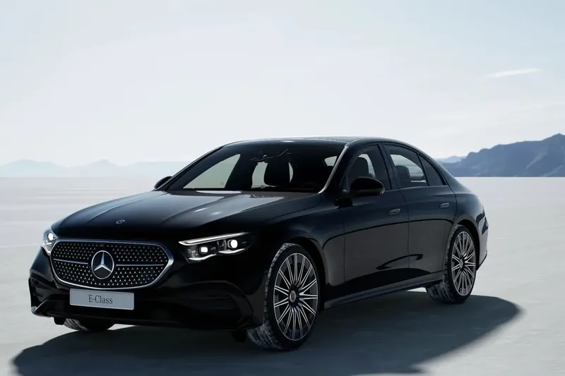 Заказать Mercedes-Benz E-Class E 450d 4MATIC Limousine 2026 3.0 л 367 л.с Дизель с пробегом 0 км, Автомат, Полный привод, цвет Чёрный, поставка из Германия, доставка по РФ E-Class E 450d 4MATIC Limousine - фото 3