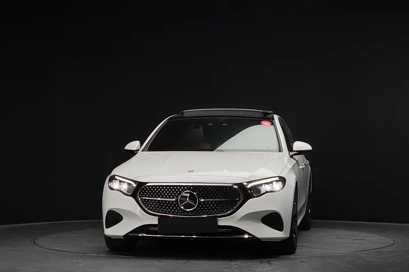 Mercedes-Benz E200 Avantgarde 2025 2.0 л 204 л.с Бензин, новый авто, Задний привод, Автомат, цвет Белый, страна-производитель — Германия E-Class 200 Avantgarde — фото 2