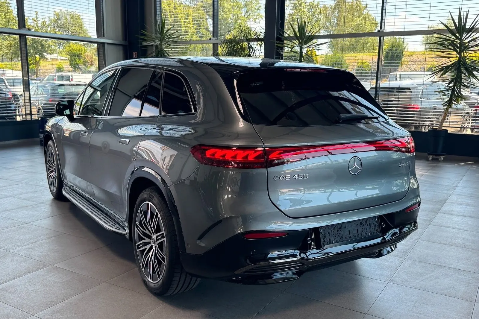 Выбор покупателей — Mercedes-Benz EQS SUV 450 4MATIC AMG Line Business Class 2026 0.0 л 360 л.с Электричество, пробег 598 км, Серый, привезён из Германия, доставка по РФ, фото 6