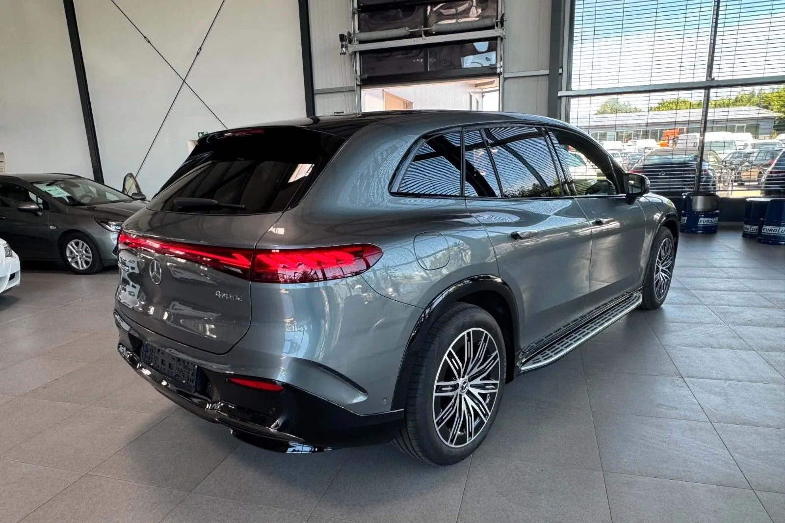 Новый Mercedes-Benz EQS SUV 450 4MATIC AMG Line Business Class 2026 0.0 л 360 л.с Электричество: Полный привод, Серый, коробка — Автомат, привезён из Германия, доставка по регионам, фото 5