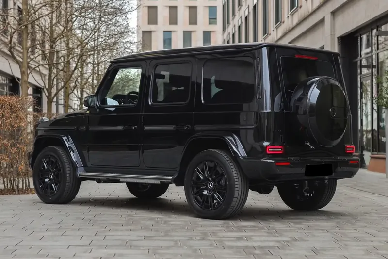 Заказать Mercedes-Benz G 500 2026 3.0 л 449 л.с Бензин с пробегом 50 км, Автомат, Полный привод, цвет Чёрный, поставка из Германия, доставка по РФ G-Class G 500 Manufaktur - фото 3