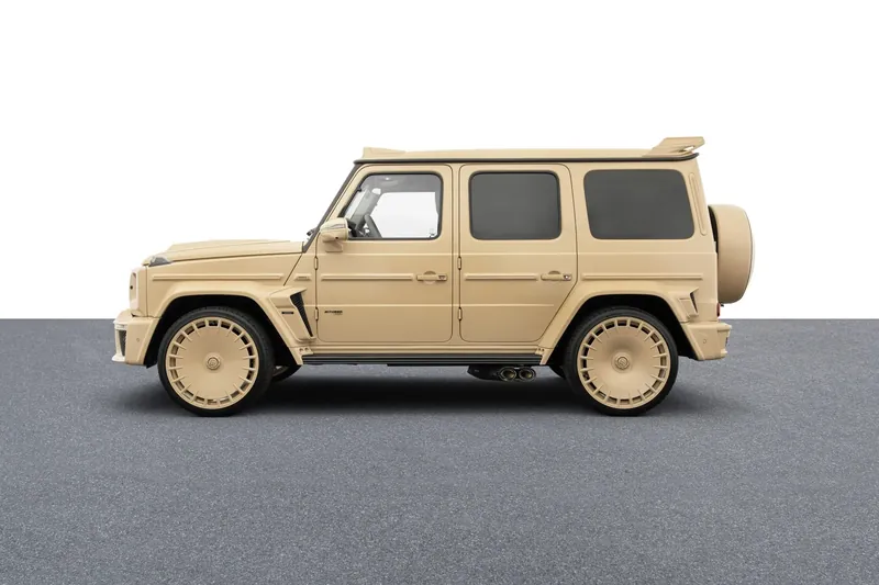 Заказать Mercedes-Benz G-Class AMG G 63 BRABUS 800 SAHARA URBAN 2026 4.0 л 800 л.с Бензин с пробегом 1 000 км, Автомат, Полный привод, цвет Бежевый, поставка из Германия, доставка по РФ G-Class AMG G 63 BRABUS 800 SAHARA URBAN - фото 3