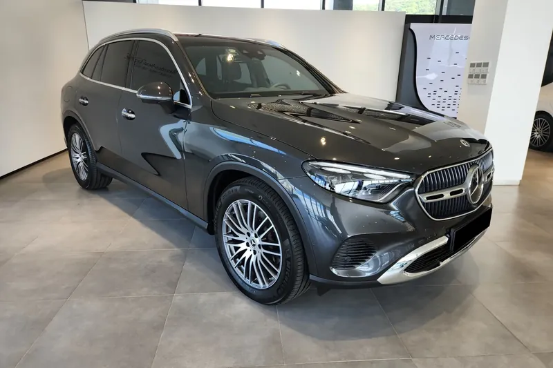 Заказать Mercedes-Benz GLC 220d 4MATIC 2025 2.0 л 197 л.с Дизель с пробегом 994 км, Автомат, Полный привод, цвет Серый, поставка из Германия, доставка по РФ GLC 220d 4MATIC — фото 3