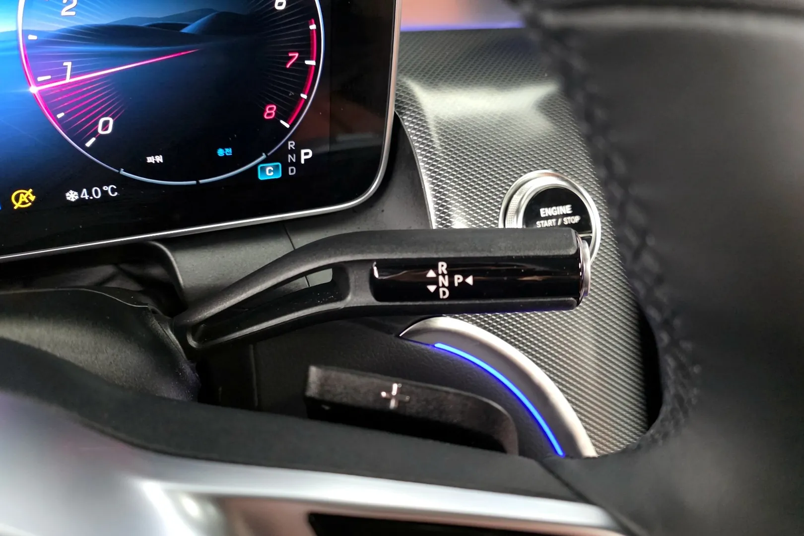 Оформить заказ на Mercedes-Benz GLC300 4MATIC Avantgarde 2025 2.0 л 258 л.с Бензин, коробка: Автомат, привод: Полный привод, доставка по России, салон в Москве