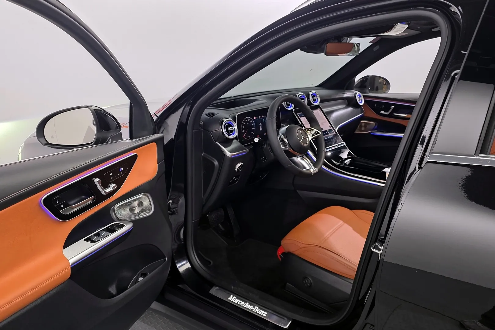 Mercedes-Benz GLC300 4MATIC Avantgarde 2025 2.0 л 258 л.с Бензин, коробка Автомат, привод Полный привод, автомобиль из Германия, доставка по России