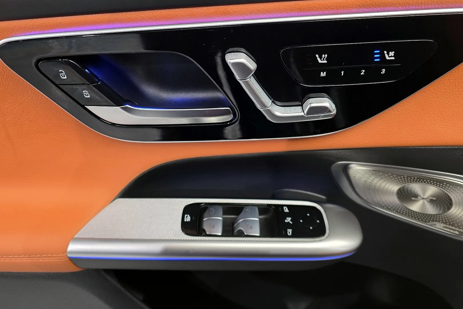 Новый Mercedes-Benz GLC300 4MATIC Avantgarde 2025 2.0 л 258 л.с Бензин в кузове Чёрный, коробка — Автомат, привод — Полный привод, страна производства — Германия