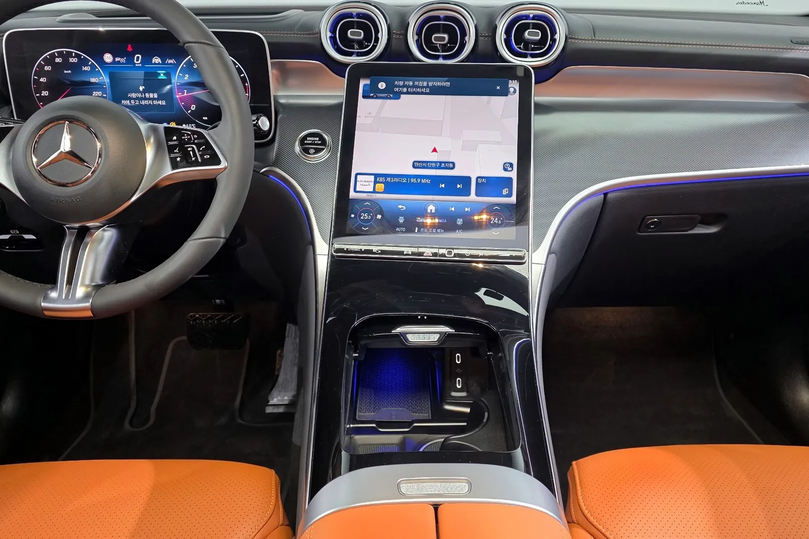 Выбор покупателей — Mercedes-Benz GLC300 4MATIC Avantgarde 2025 2.0 л 258 л.с Бензин, пробег 1 760 км, Чёрный, привезён из Германия, доставка по РФ