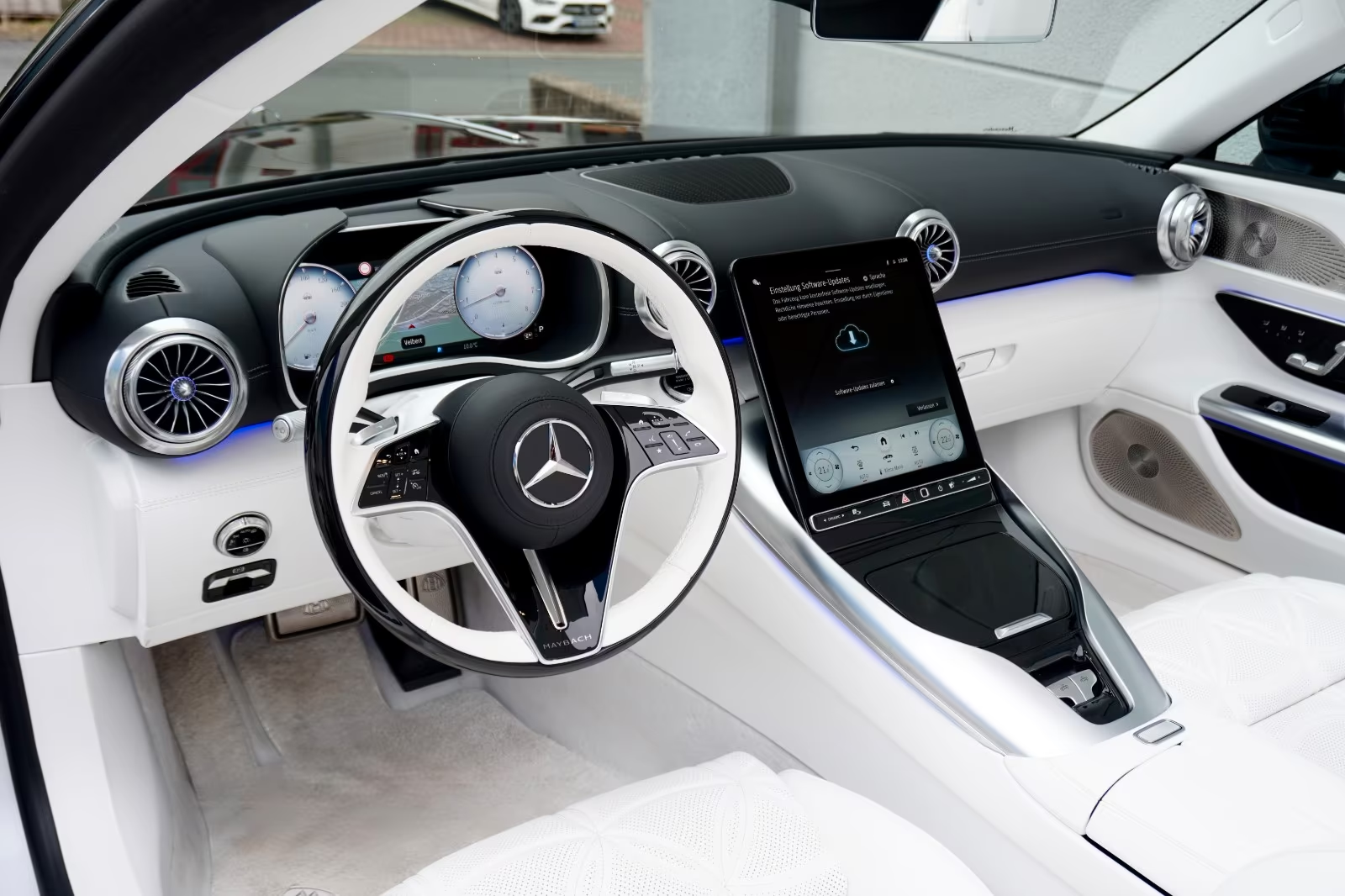 Заказать Mercedes-Benz Maybach SL 680 MONOGRAM SERIES 2025 4.0 л 585 л.с Бензин, Белый, Полный привод, Автомат — поставка из Германия, доставка по России и СНГ