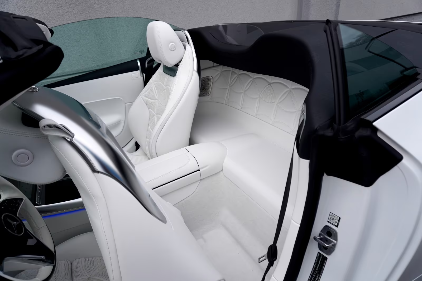 Официальная поставка Mercedes-Benz Maybach SL 680 MONOGRAM SERIES 2025 4.0 л 585 л.с Бензин, Белый, Автомат, Полный привод, привезён из Германия