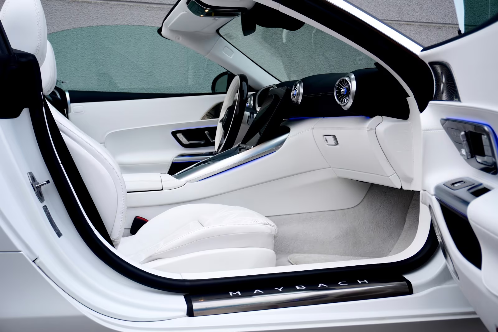 Mercedes-Benz Maybach SL 680 MONOGRAM SERIES 2025 4.0 л 585 л.с Бензин, пробег 4 850 км, Белый цвет, коробка Автомат, привод Полный привод, авто из Германия