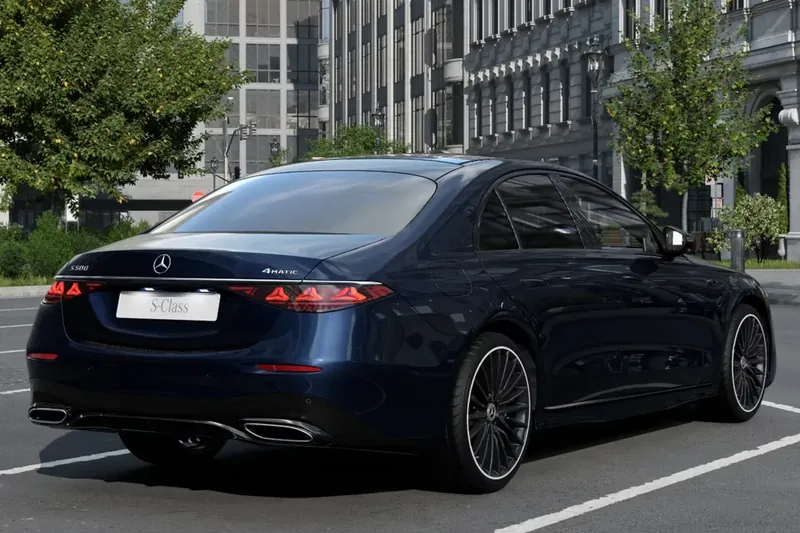 Заказать Mercedes-Benz S 500 4MATIC Limousine 2026 3.0 л 449 л.с Бензин с пробегом 0 км, Автомат, Полный привод, цвет Синий, поставка из Германия, доставка по РФ S 500 4MATIC Limousine — фото 3